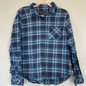 American Eagle Outfitters Navy and Light Blue Plaid Shirt